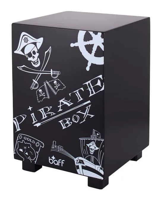 Baff Pirate Box / Cajon, sur fond neutre