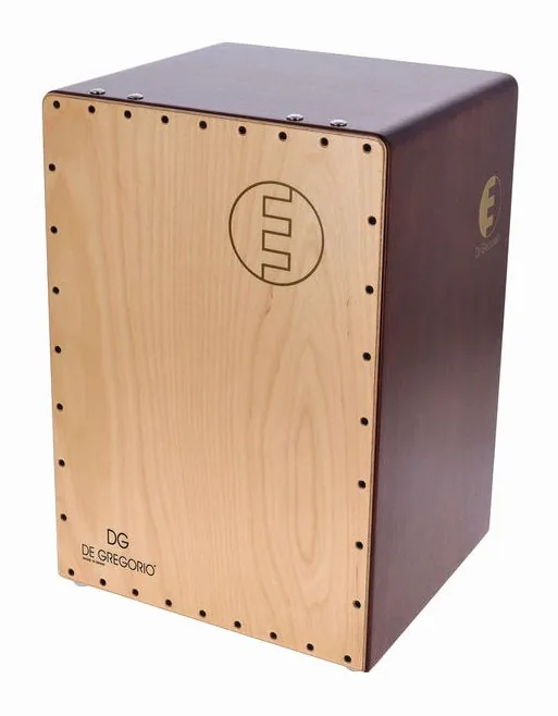 DG De Gregorio Chanela De Luxe Cajon, de face sur fond neutre