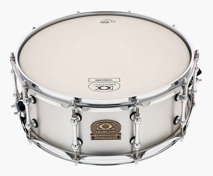 DrumCraft 14"x5,5" Vanguard Snare Alu., de face sur fond neutre