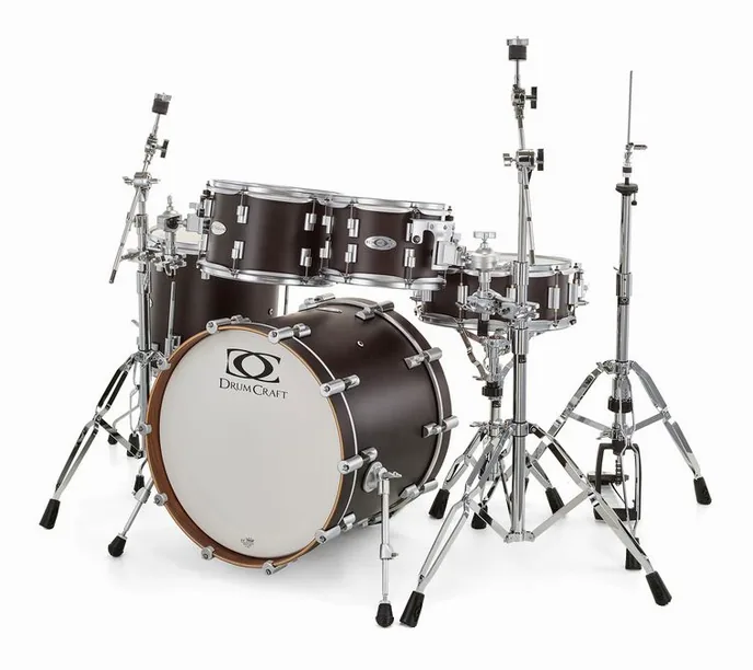 DrumCraft Series 6 Studio Satin Black, de face sur fond neutre