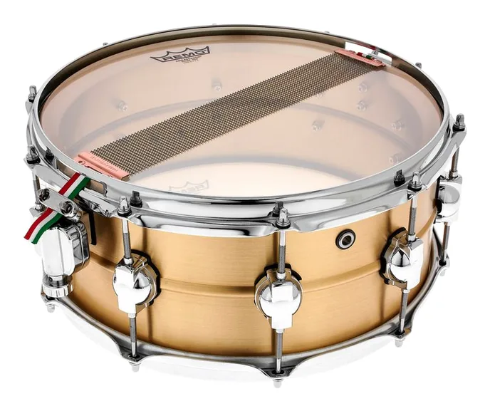 DS Drum 14"x6" Seamless Brass Snare, vue de profil, photo 4