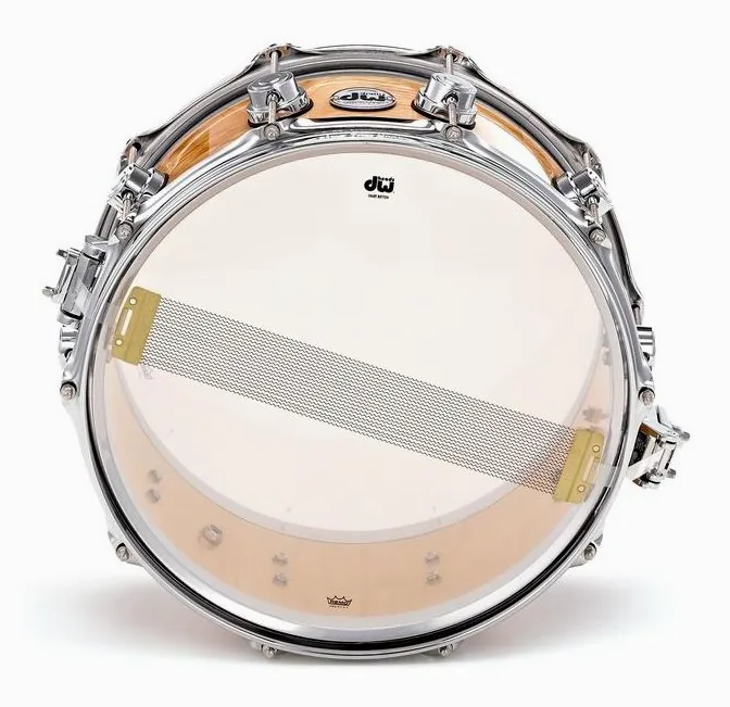 DW 14"07" Snare Exotic Edge, vue de trois quarts, photo 4