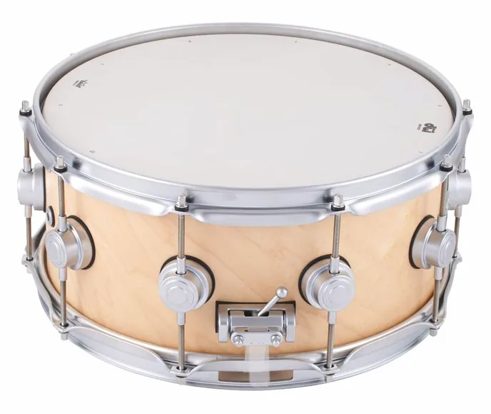 DW 14"x06" Satin Snare Natural SC, vue de profil, photo 3