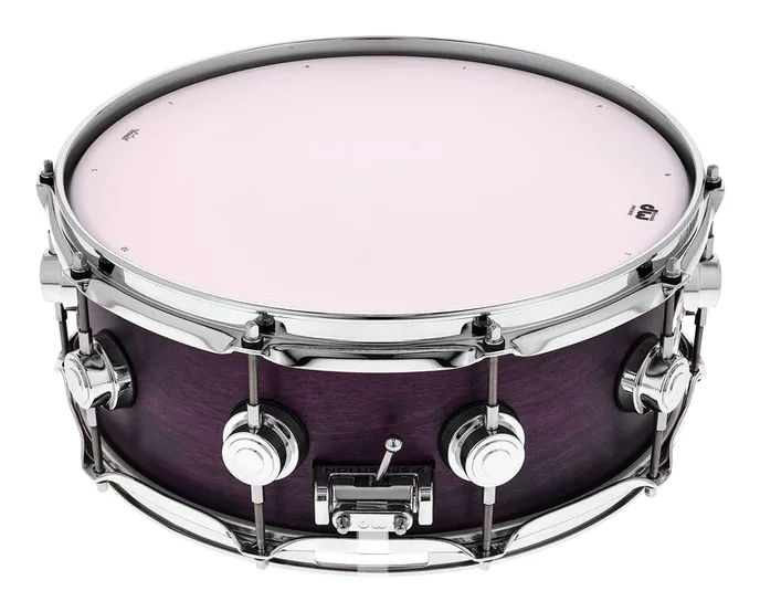 DW 14"x5.5" Birch Lavender Snare, vue de trois quarts, photo 4