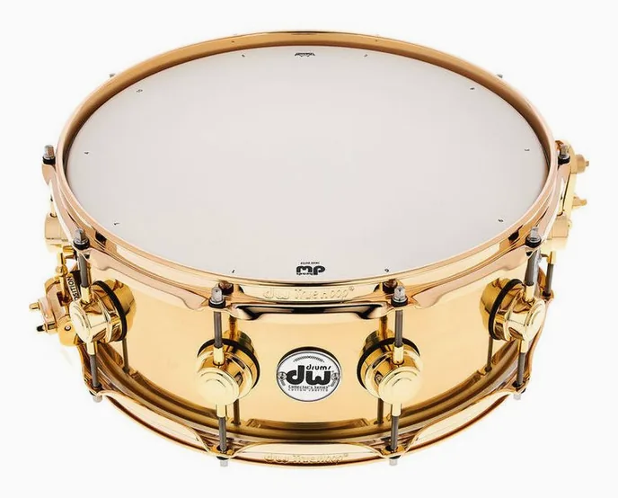 DW 14"x5,5" Brass Snare, vue de face