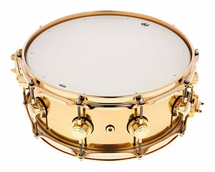 DW 14"x5,5" Brass Snare, vue de trois quarts, photo 4