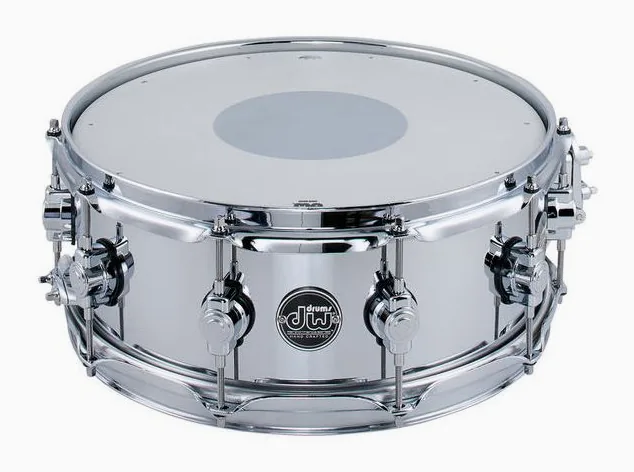 DW 14"x5,5" Performance Steel, vue de près, de face