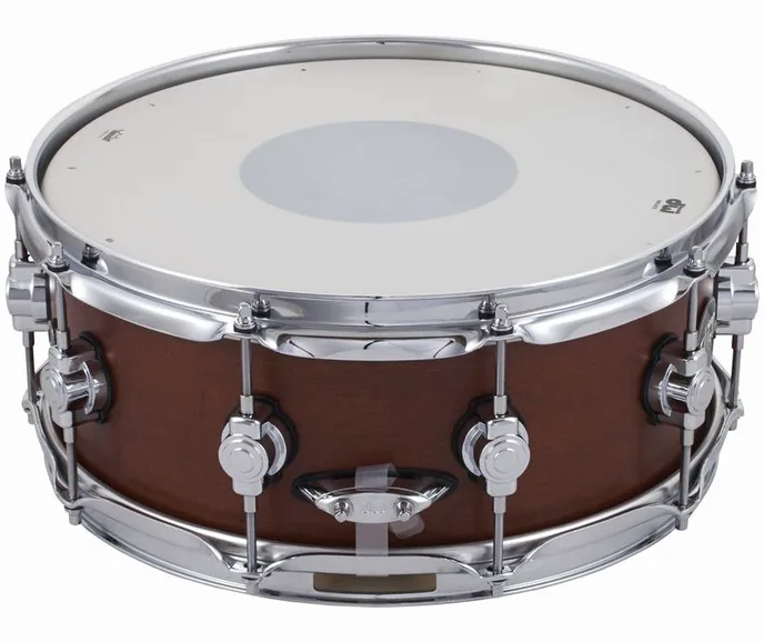DW 14"x5,5" SN Performance Tobaco, vue de près, de face