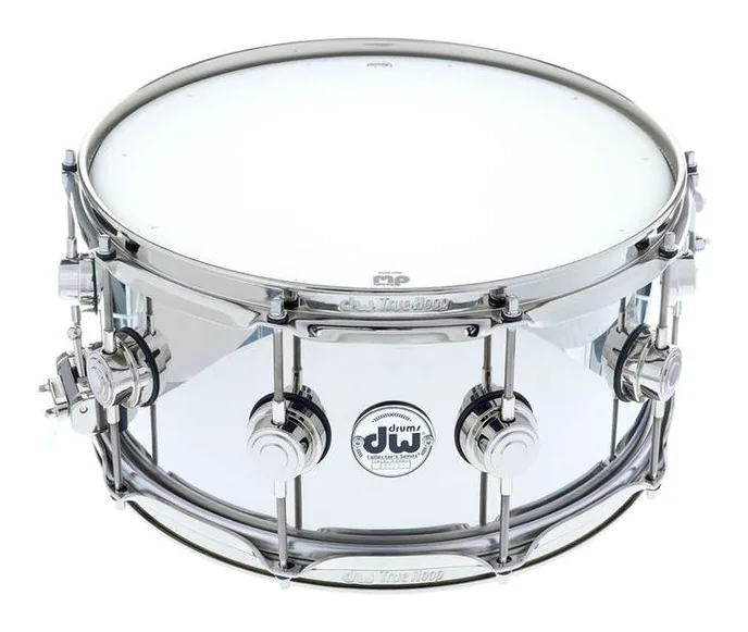 DW 14"x6,5" Stainless Steel Snare, de face sur fond neutre