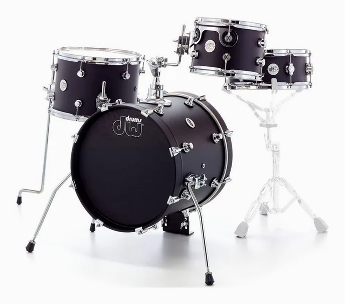 DW Design Mini Pro 16 Satin Black, de face sur fond neutre