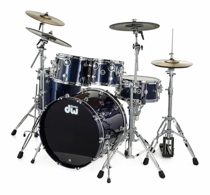 DW DWe E33 Drum Kit Midnight Blue, vue de près, de face