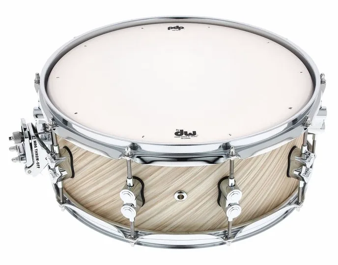 DW PDP 14"x05" CM Twisted Ivory, vue de trois quarts, photo 4