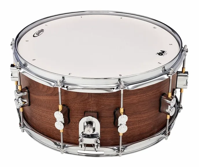 DW PDP 14"x6,5" Walnut Snare, sur fond neutre, photo 2