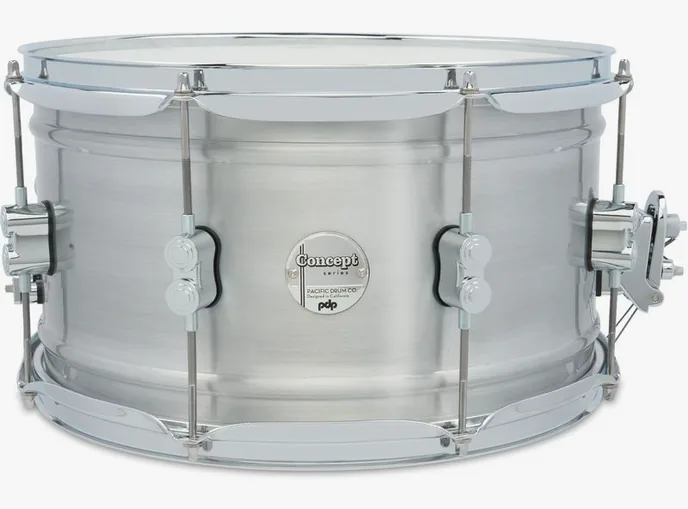 DW PDP 14"x08" Concept Aluminium, sur fond neutre