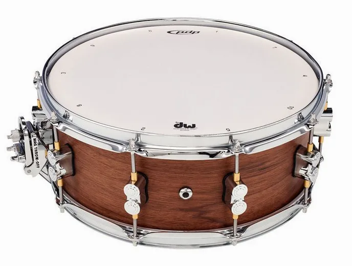 DW PDP 14"x5,5" Walnut Snare, sur fond neutre, photo 4
