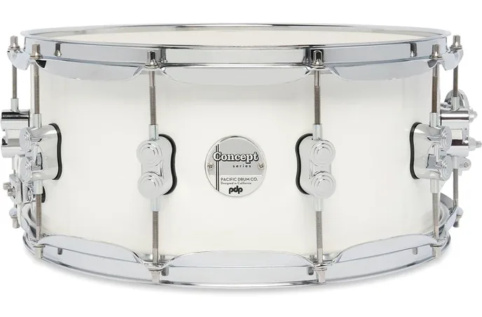 DW PDP 14"x6,5" CM Pearl. White, vue de face