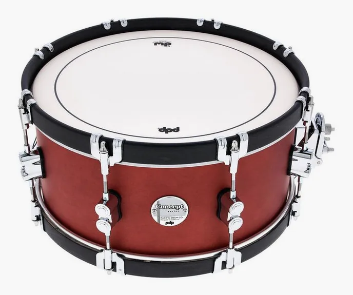 DW PDP 14"x6,5" Ox Blood Snare, vue de près, de face
