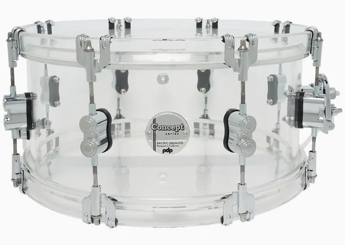 DW PDP 14"x6.5" SN Clear Acrylic, de face sur fond neutre