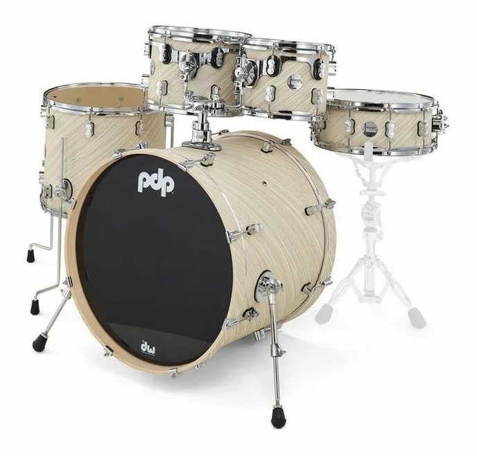 DW PDP CM5 Standard Twisted Ivory, sur fond neutre