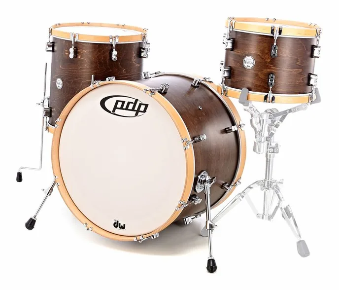 DW PDP Concept Classic 22 Walnut, vue de près, de face