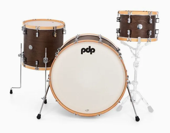 DW PDP Concept Classic 26 Walnut, vue de trois quarts, photo 2