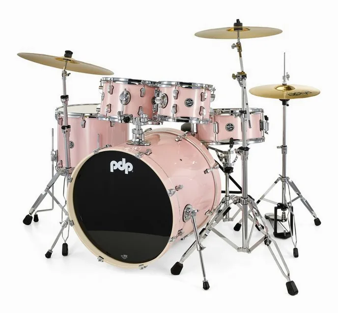 DW PDP MainStage Pale Rose, de face sur fond neutre