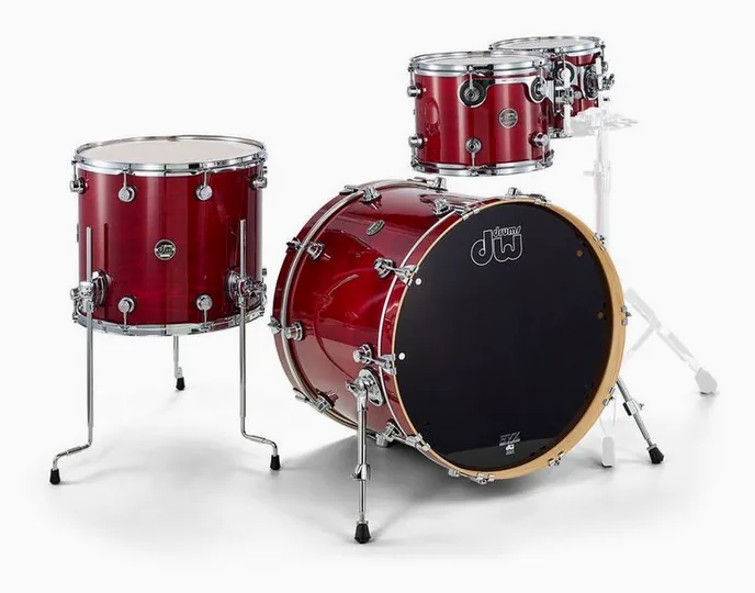 DW Performance Standard Cherry, vue de trois quarts, photo 3