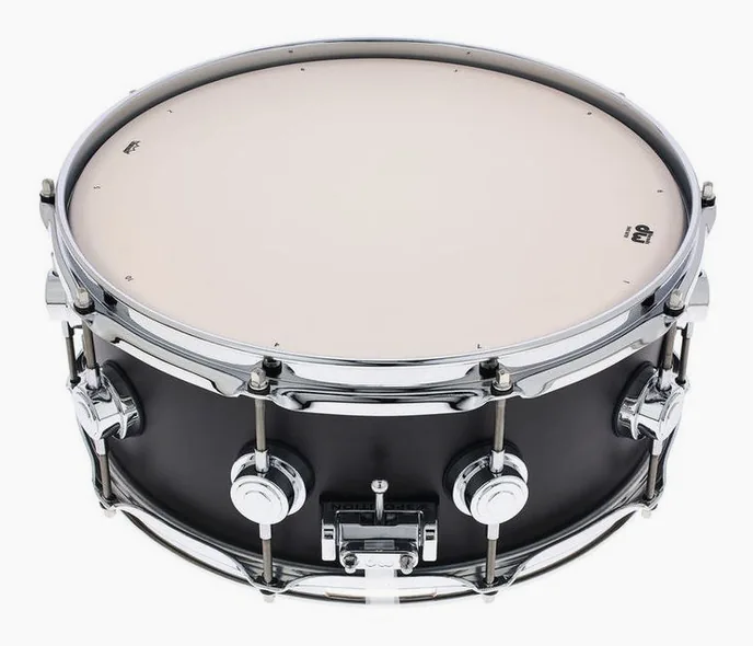 DW Satin Oil 14"x5,5 Ebony Snare, vue de près, photo 2