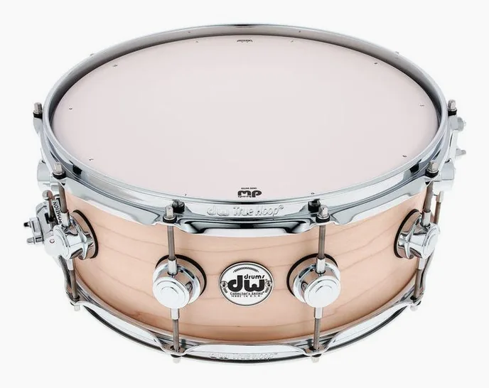 DW Satin Oil 14"x6,5" Snare Nat., de face sur fond neutre
