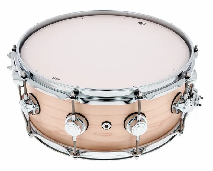 DW Satin Oil 14"x6,5" Snare Nat., vue de trois quarts, photo 4