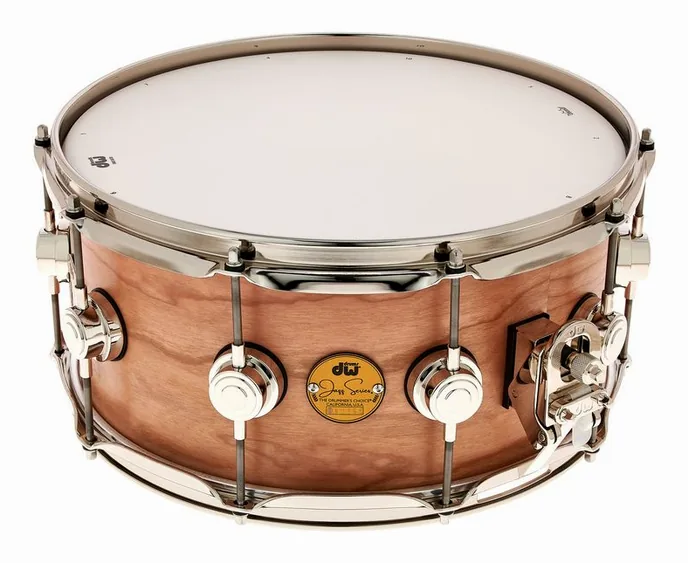 DW Satin Oil 14"x6,5" Cherry Gum, de face sur fond neutre