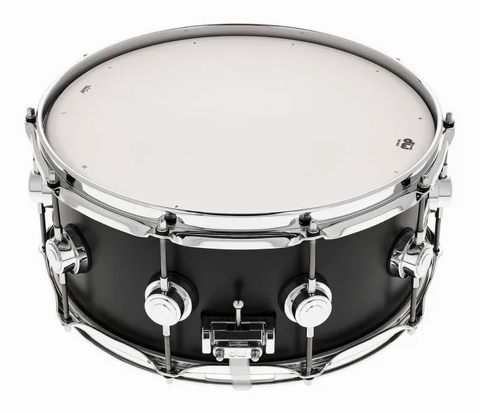 DW Satin Oil 14"x06" Ebony Snare, vue de face, photo 2