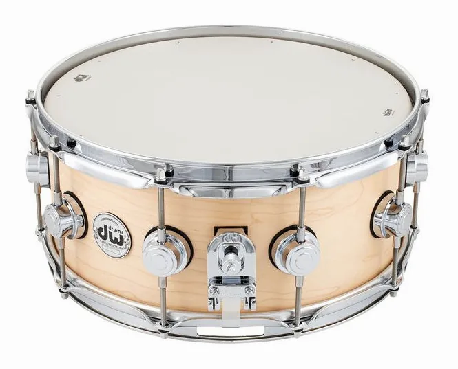 DW Satin Oil 14"x06" Snare, vue de trois quarts, photo 2