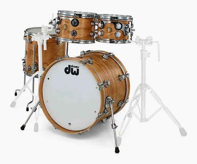 DW Satin Oil Studio Cherry Gum N., de face sur fond neutre