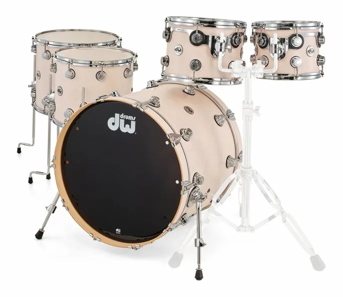 DW Satin Oil White Wash Set CR, de face sur fond neutre