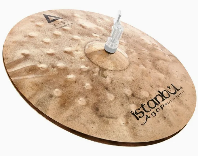 Istanbul Agop 15" Xist Dry Dark Brill. Hats, de face sur fond neutre