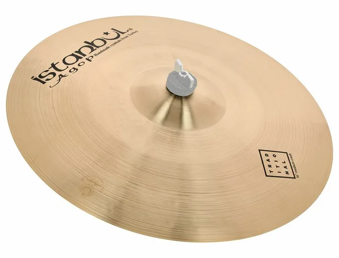 Istanbul Agop 16" Traditional Medium Crash, de face sur fond neutre