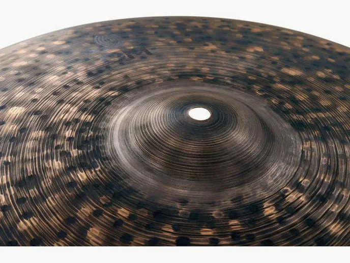 Istanbul Agop 18" Cindy Blackman OM Crash, vue de trois quarts, photo 3