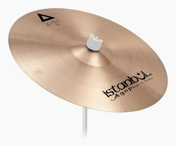 Istanbul Agop 18" Xist Crash Natural, sur fond neutre