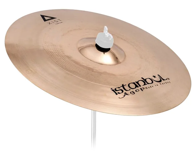Istanbul Agop 18" Xist Power Crash, de face sur fond neutre