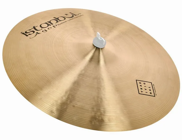 Istanbul Agop 20" Traditional Medium Ride, de face sur fond neutre
