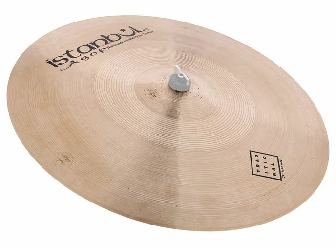 Istanbul Agop 22" Traditional Jazz Med. Ride, sur fond neutre