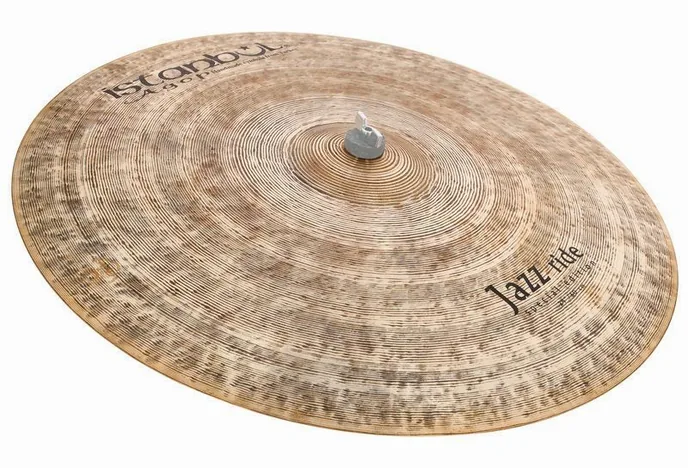 Istanbul Agop 24" Custom Series SE Jazz Ride, de face sur fond neutre