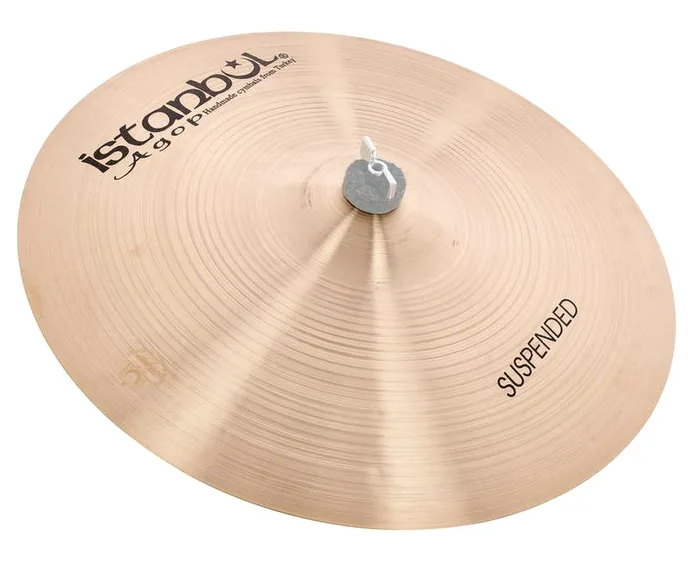 Istanbul Agop Trad. Suspended Crash 16", de face sur fond neutre