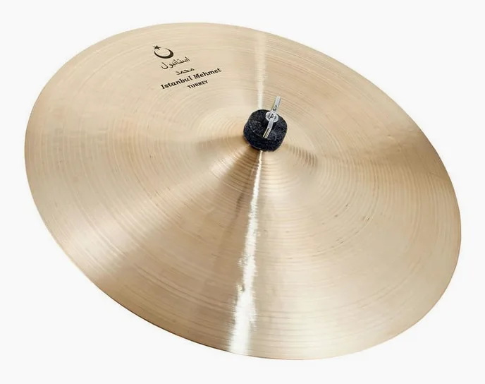 Istanbul Mehmet 16" Nostalgia Crash, vue de face