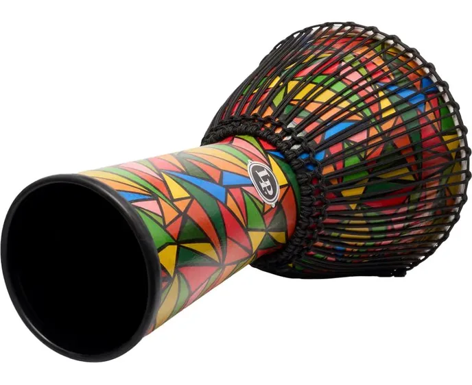 LP 7005 12 1/2" RT Djembe, de face sur fond neutre