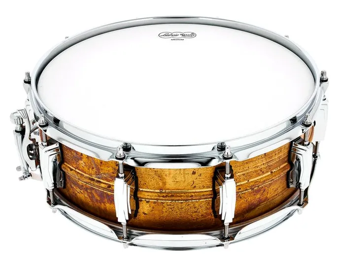 Ludwig 14"x05" Raw Brass Phonic, sur fond neutre