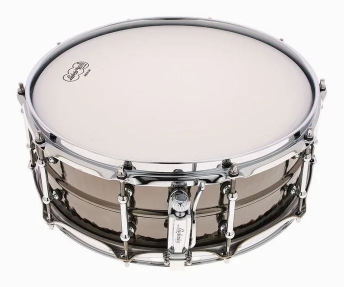 Ludwig LB416KT 14"x5" Black Beauty, vue de trois quarts, photo 3