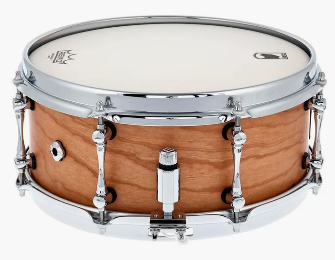 Mapex 13"x5,5" DL Cherry Bomb NSW, vue de près, photo 3
