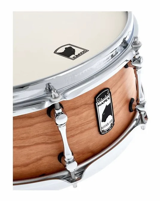 Mapex 13"x5,5" DL Cherry Bomb NSW, vue de profil, photo 4